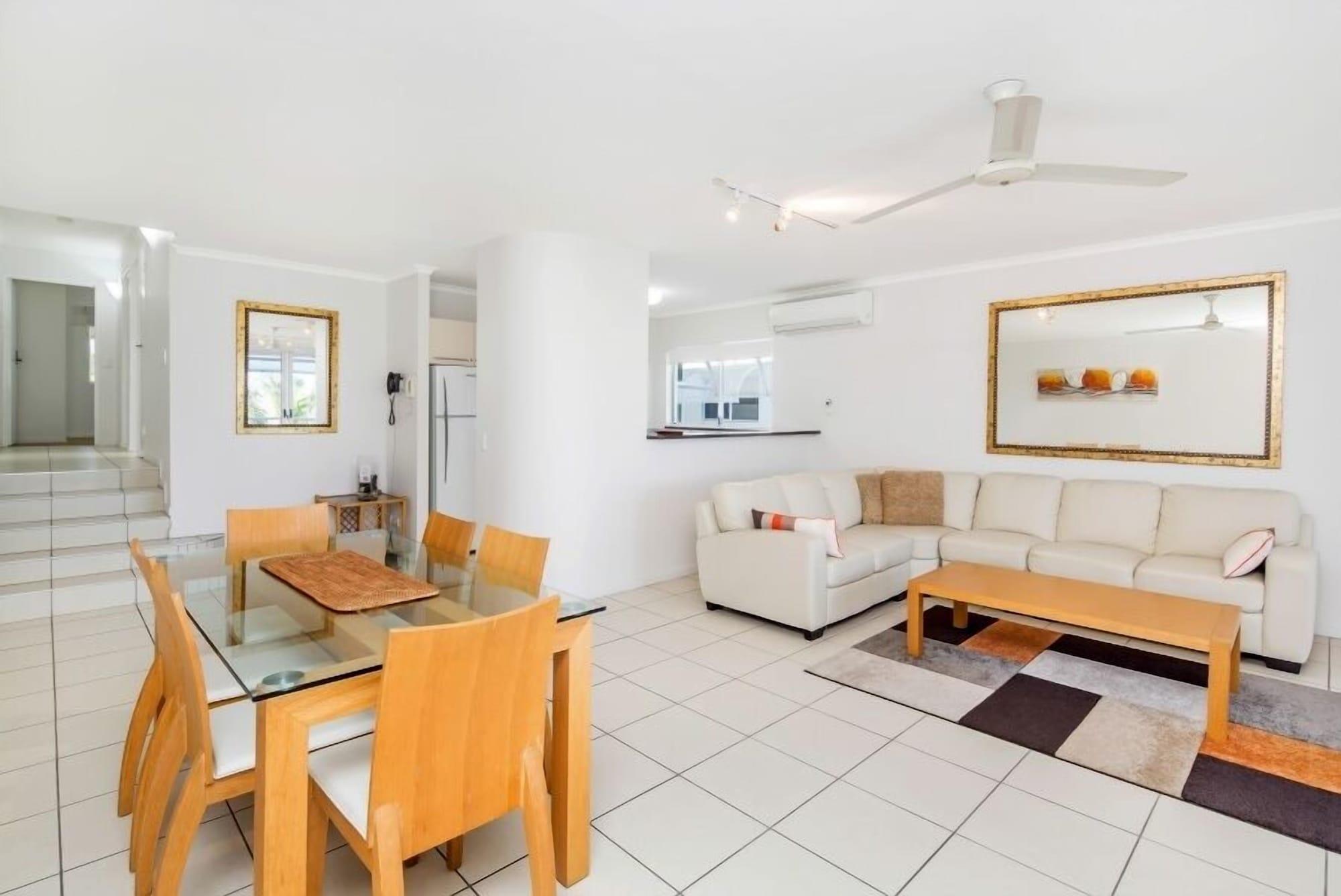 Bali Hai Apartments Noosa Экстерьер фото